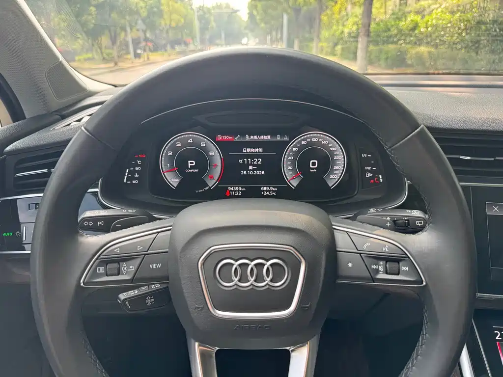 Audi Q7 — фото 10