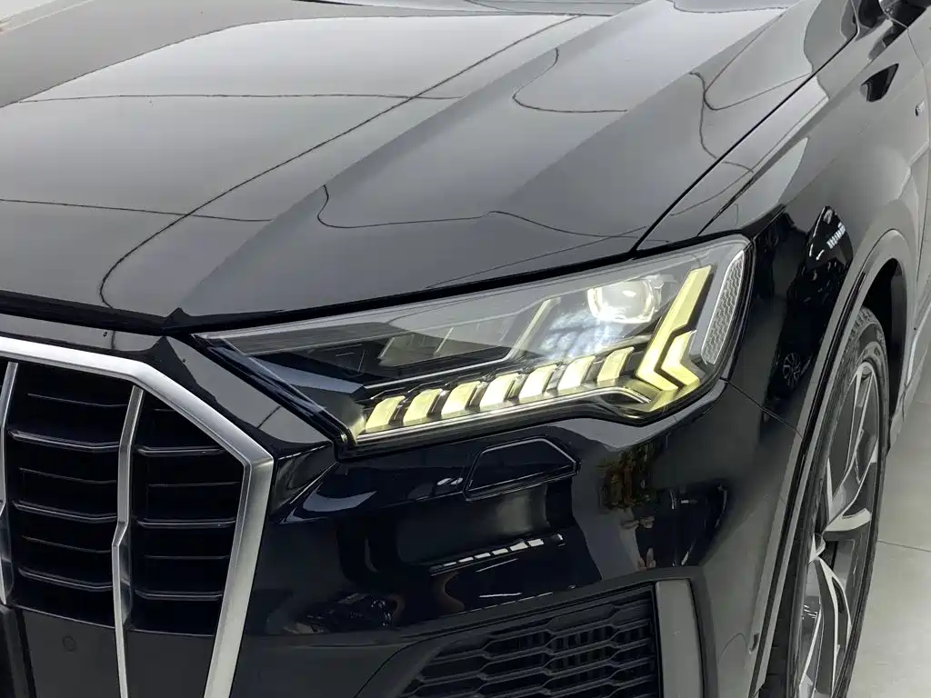 Audi Q7 — фото 4