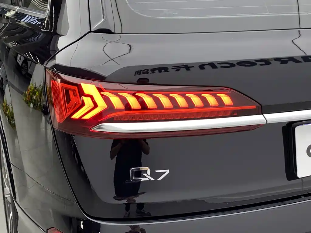 Audi Q7 — фото 5