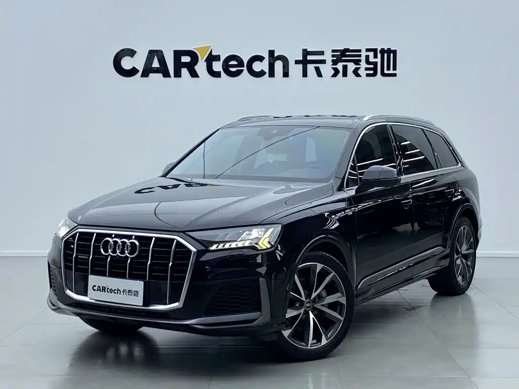 Audi Q7 — фото 1