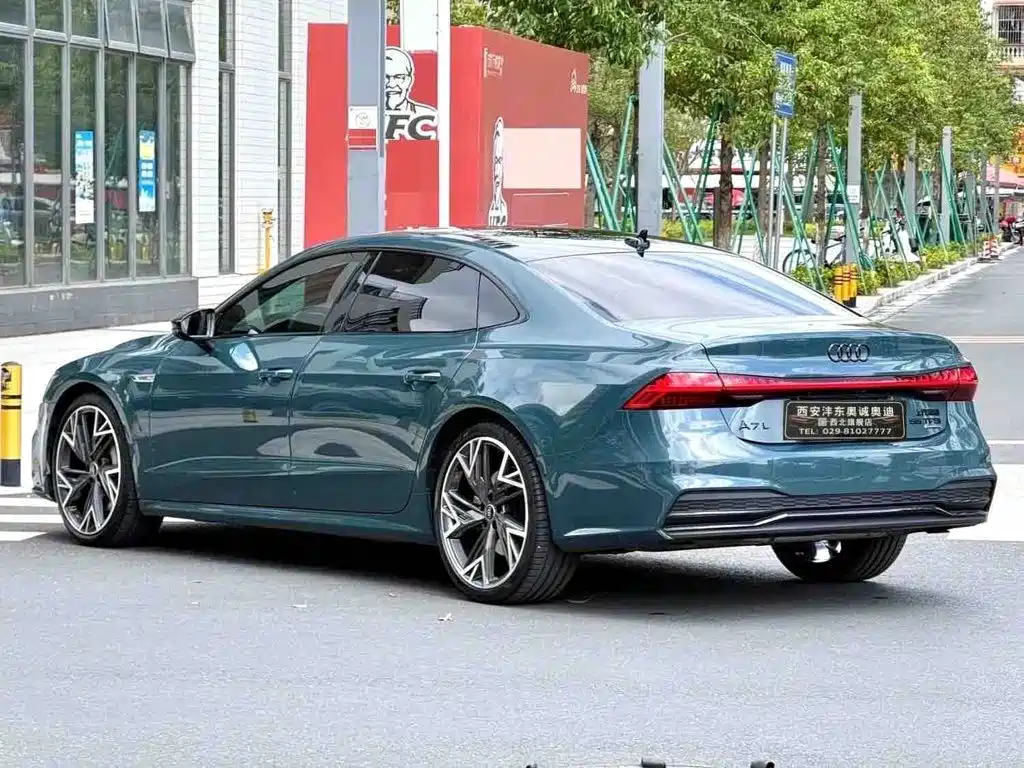 Audi A7L — фото 5