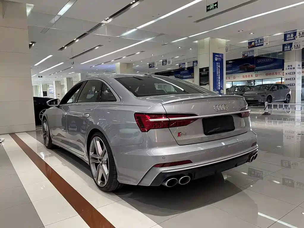 Audi S6 — фото 4
