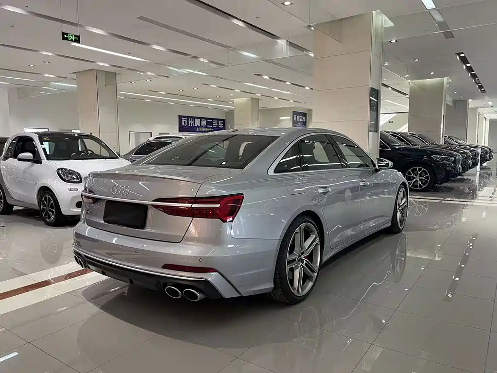 Audi S6 — фото 6