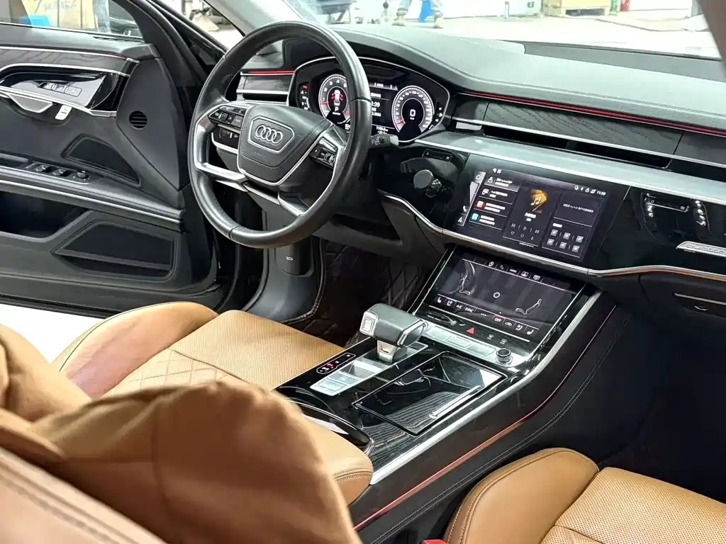 Audi A8 — фото 7