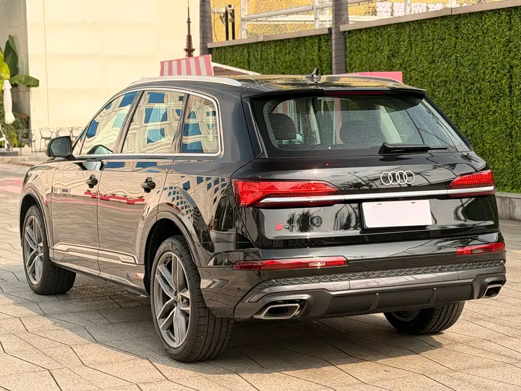 Audi Q7 — фото 4