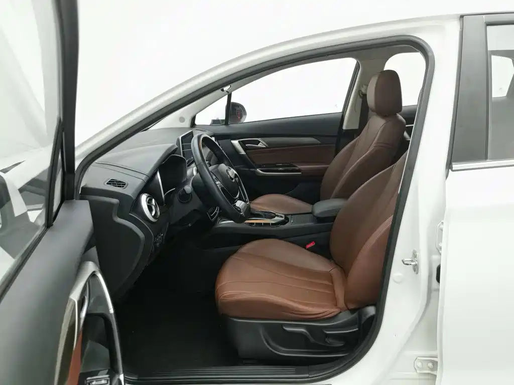 BAIC Senova D50 — фото 10