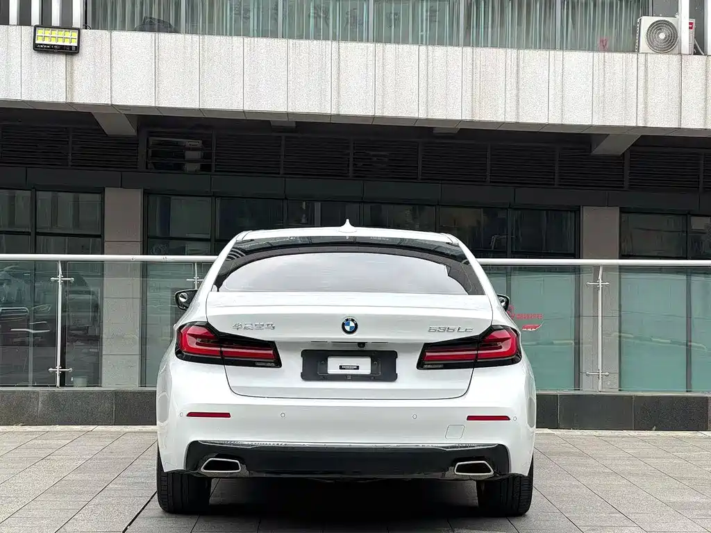 BMW 5 Series New Energy — фото 8