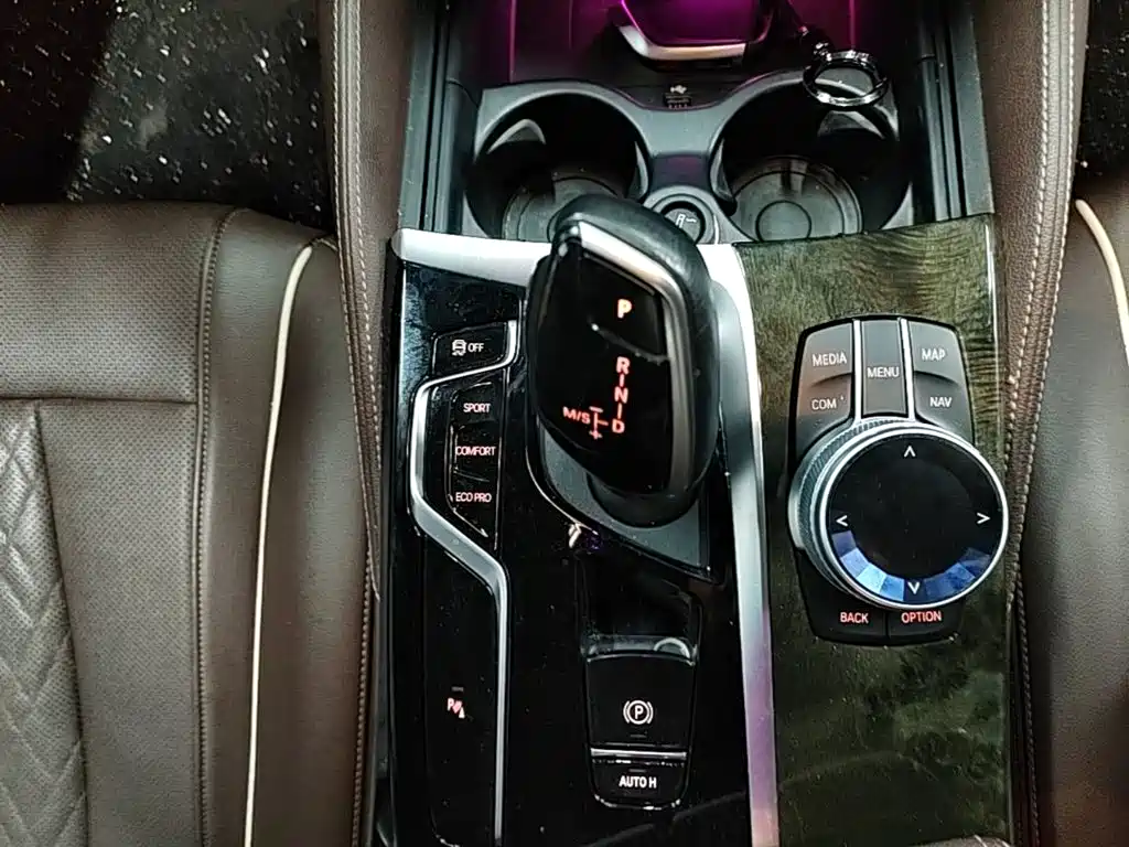 BMW 5 Series — фото 13