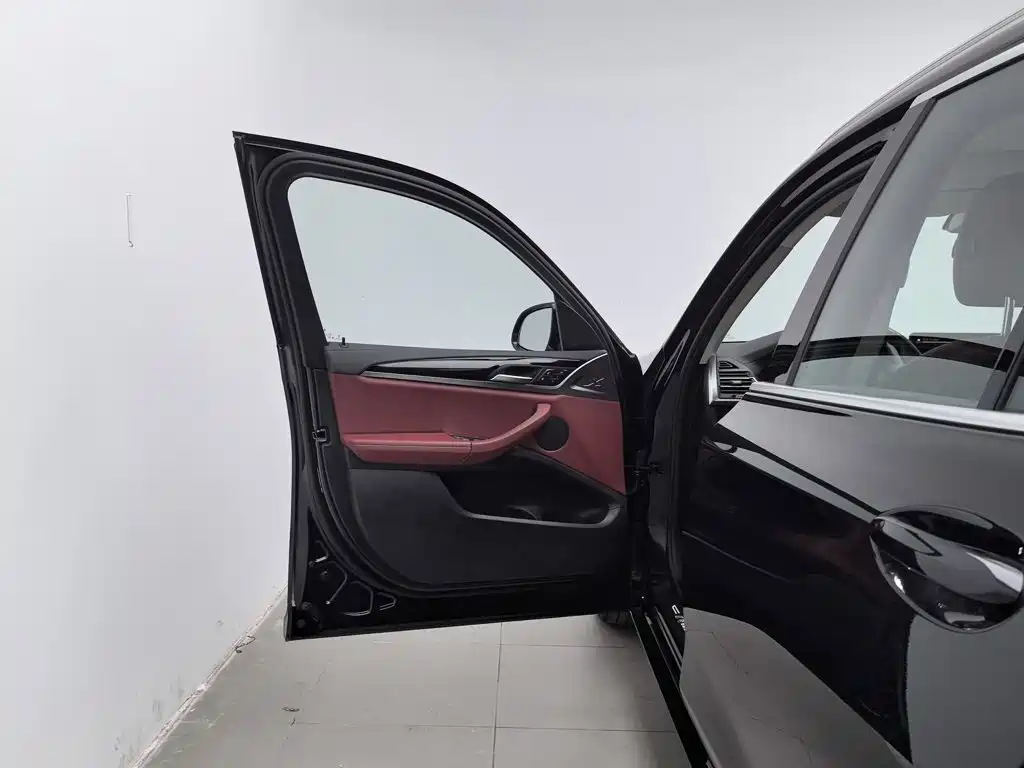BMW X3 — фото 8