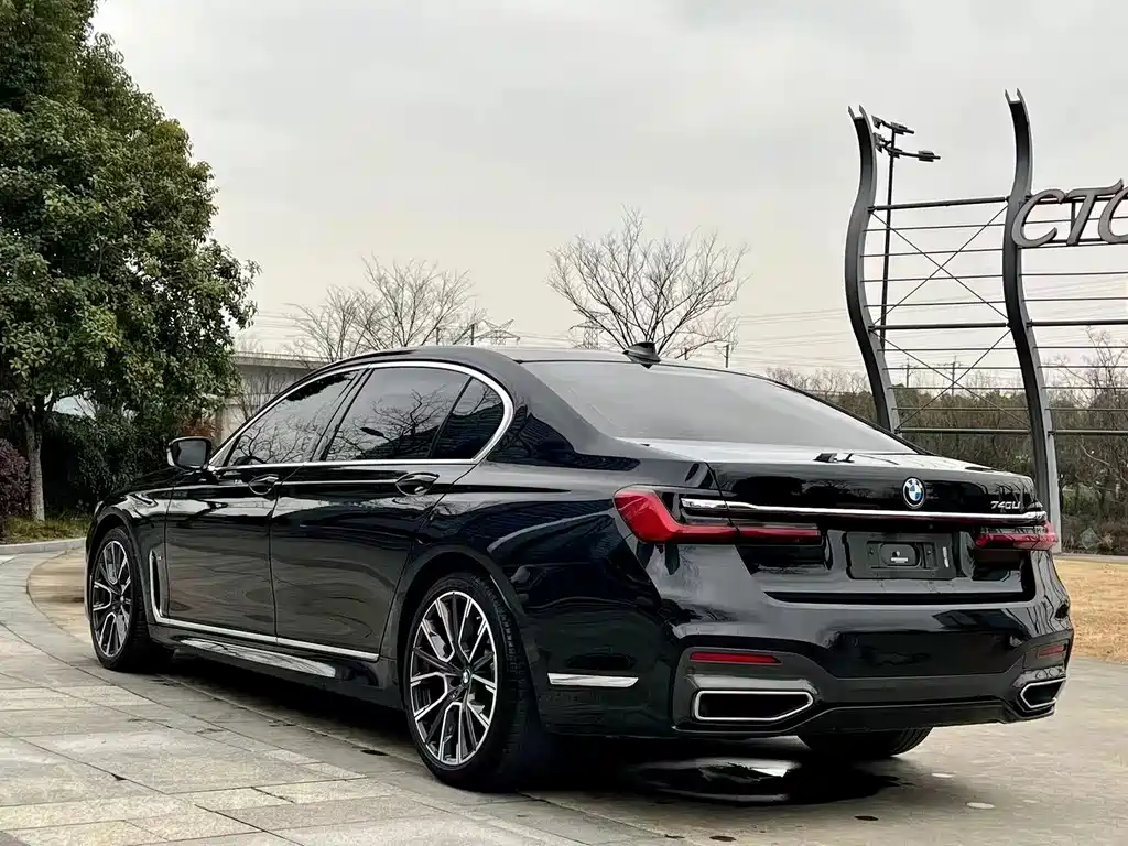 BMW 7 Series — фото 4
