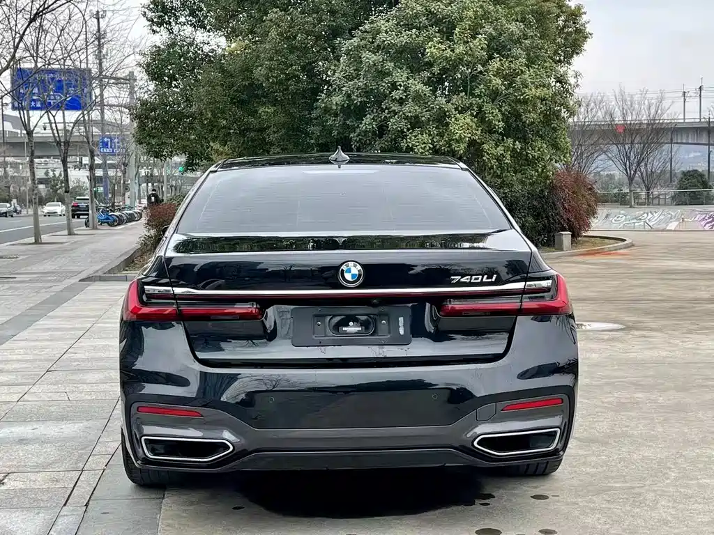 BMW 7 Series — фото 5