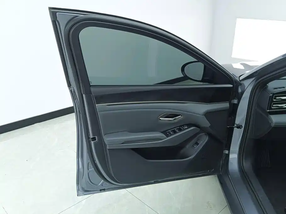 BYD Qin L — фото 7