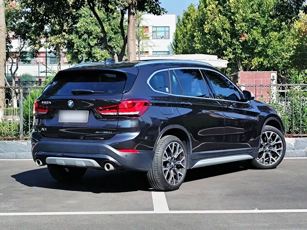 BMW X1 — фото 8