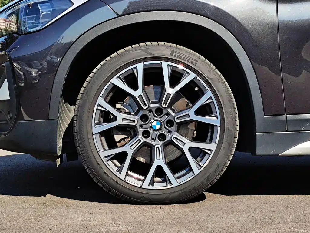 BMW X1 — фото 9