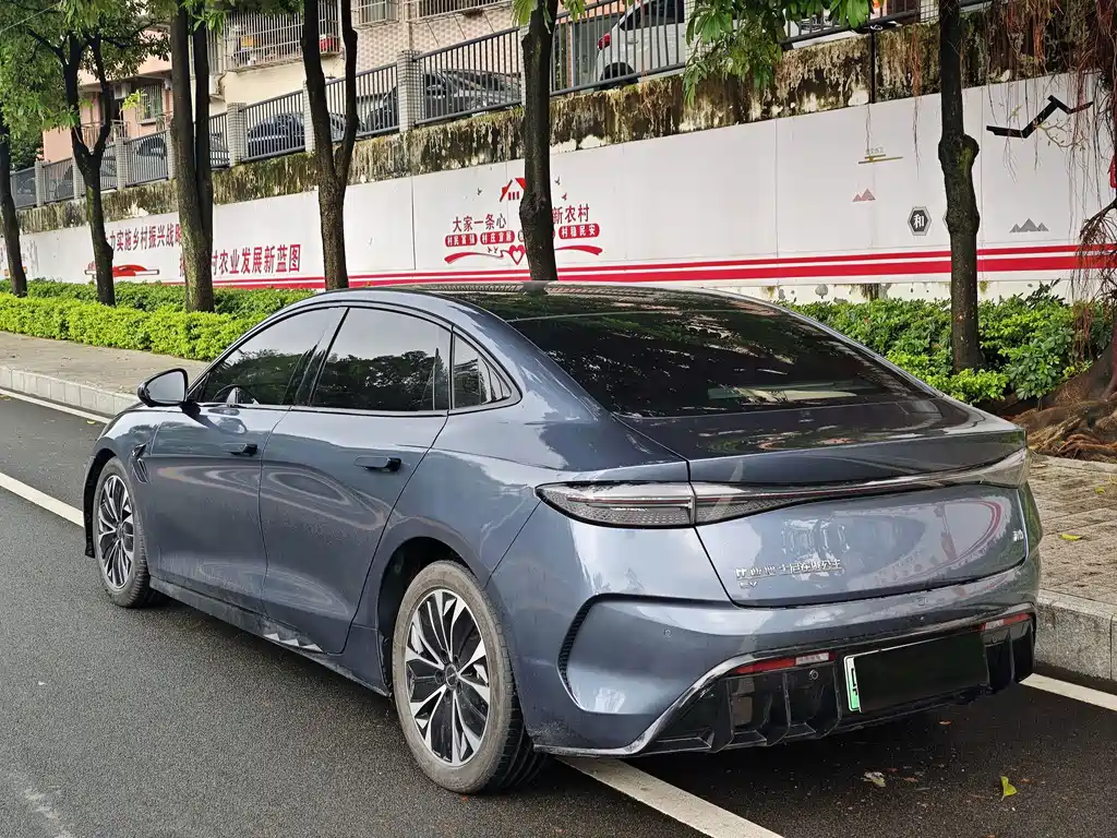 BYD Seal — фото 7