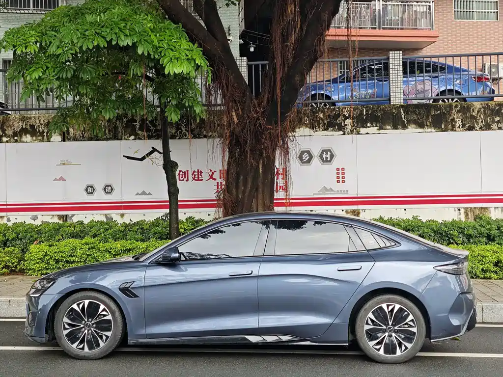 BYD Seal — фото 8