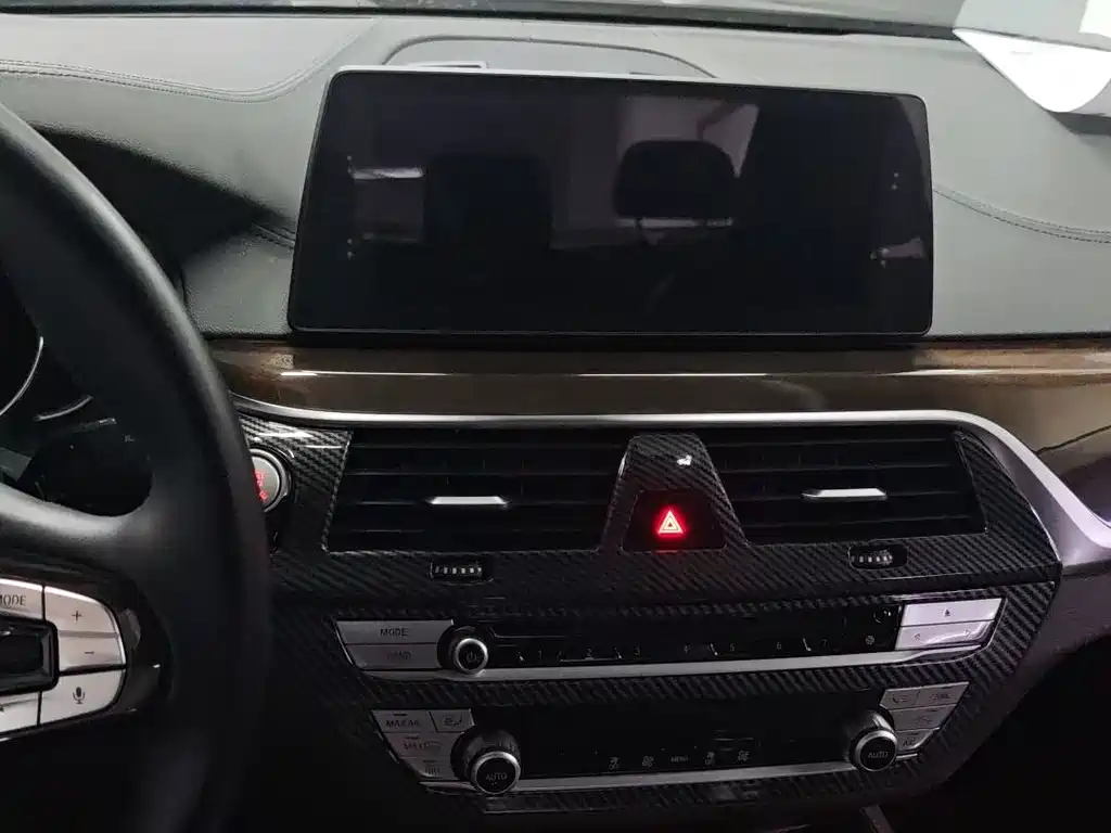 BMW 5 Series — фото 14