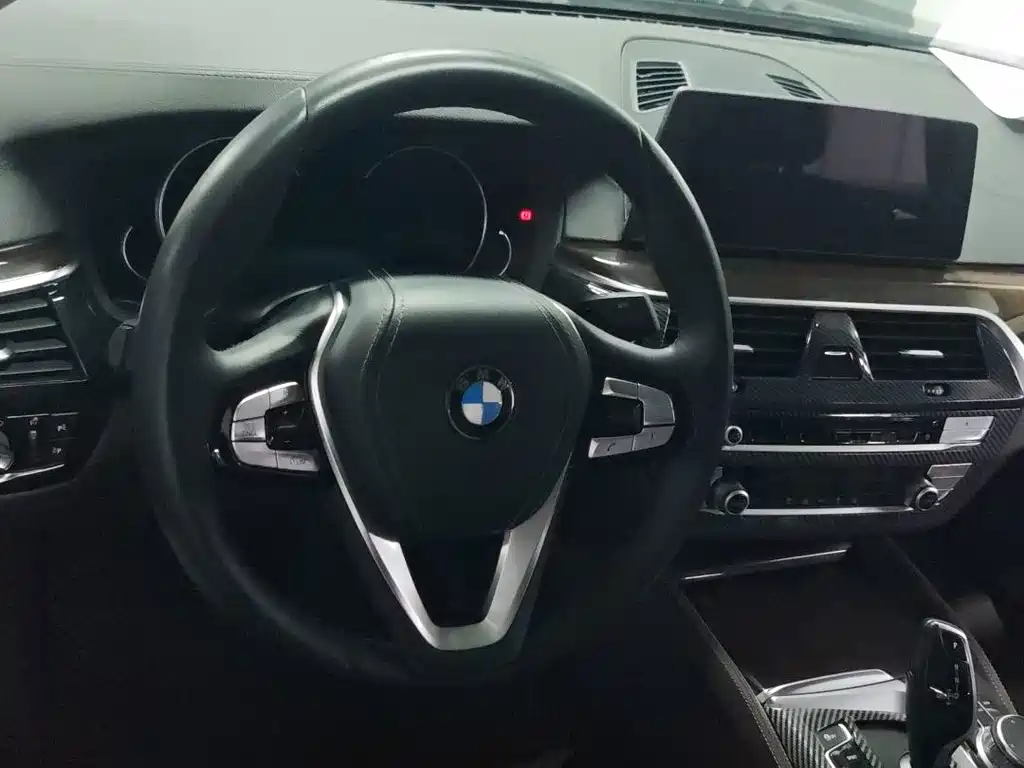 BMW 5 Series — фото 15