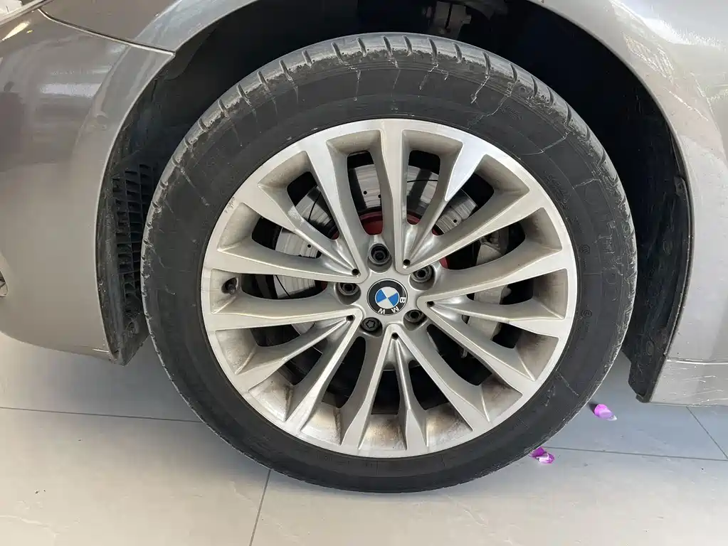 BMW 5 Series — фото 17