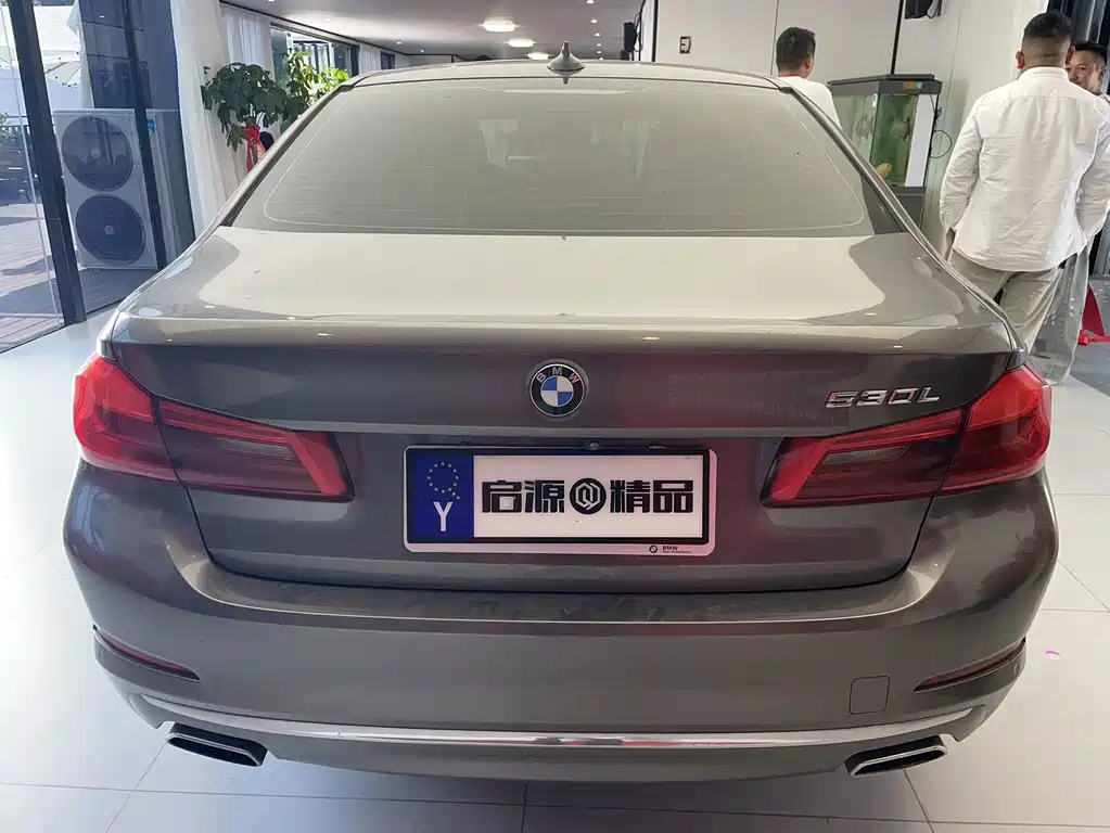 BMW 5 Series — фото 19