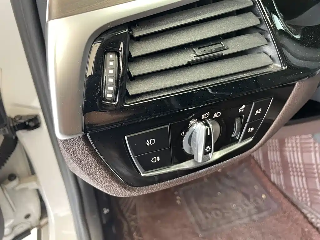 BMW 5 Series — фото 10
