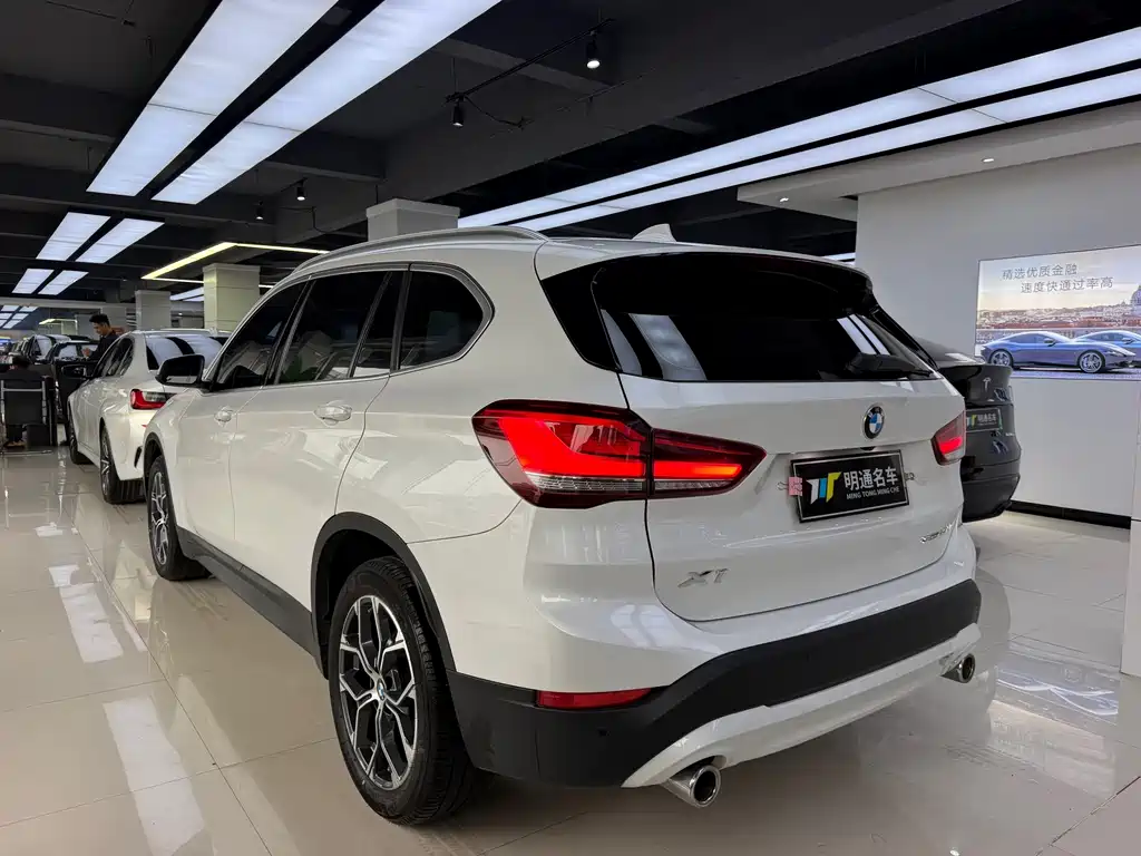 BMW X1 — фото 5