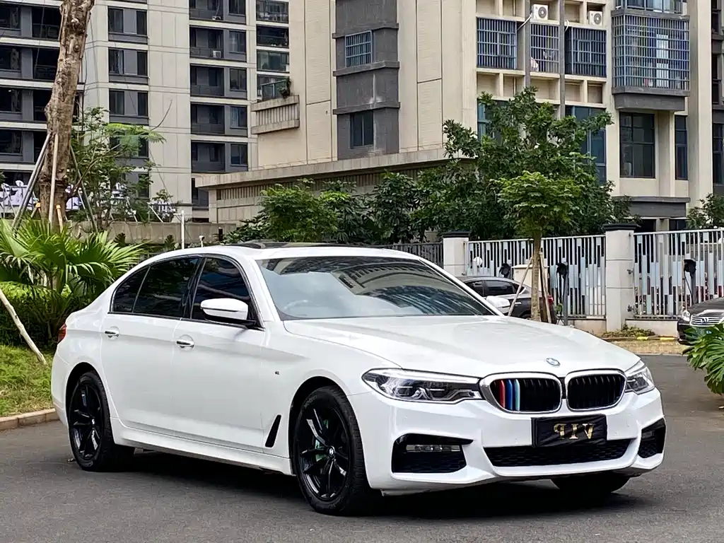 BMW 5 Series — фото 3