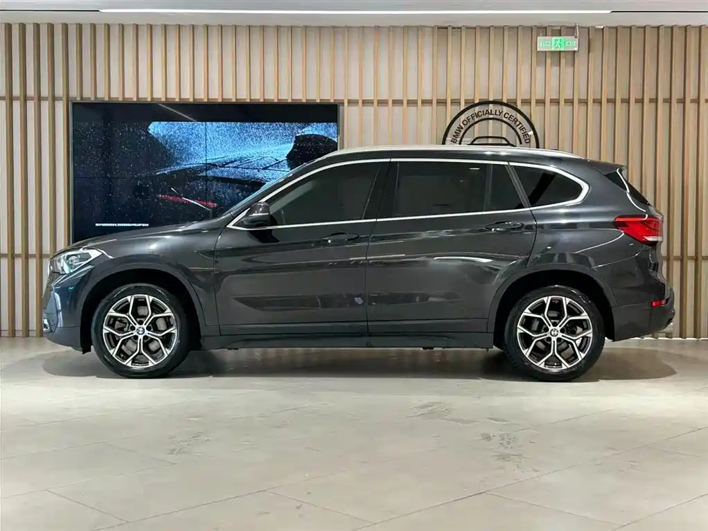BMW X1 — фото 9