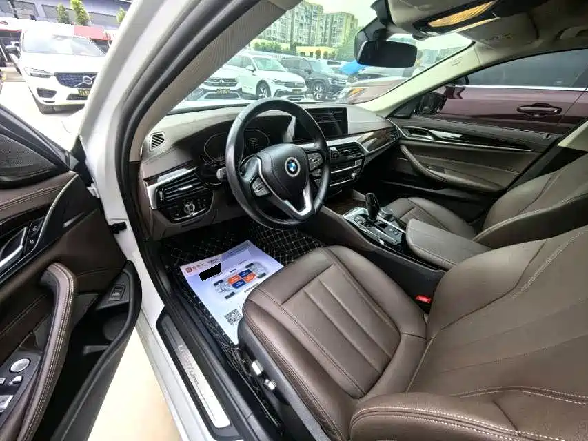 BMW 5 Series — фото 4