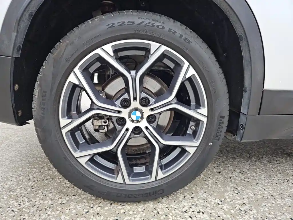 BMW X1 — фото 15