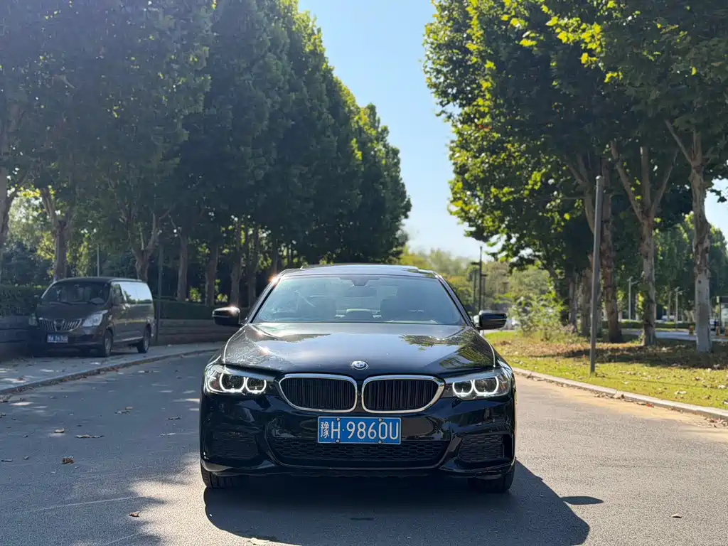 BMW 5 Series — фото 2