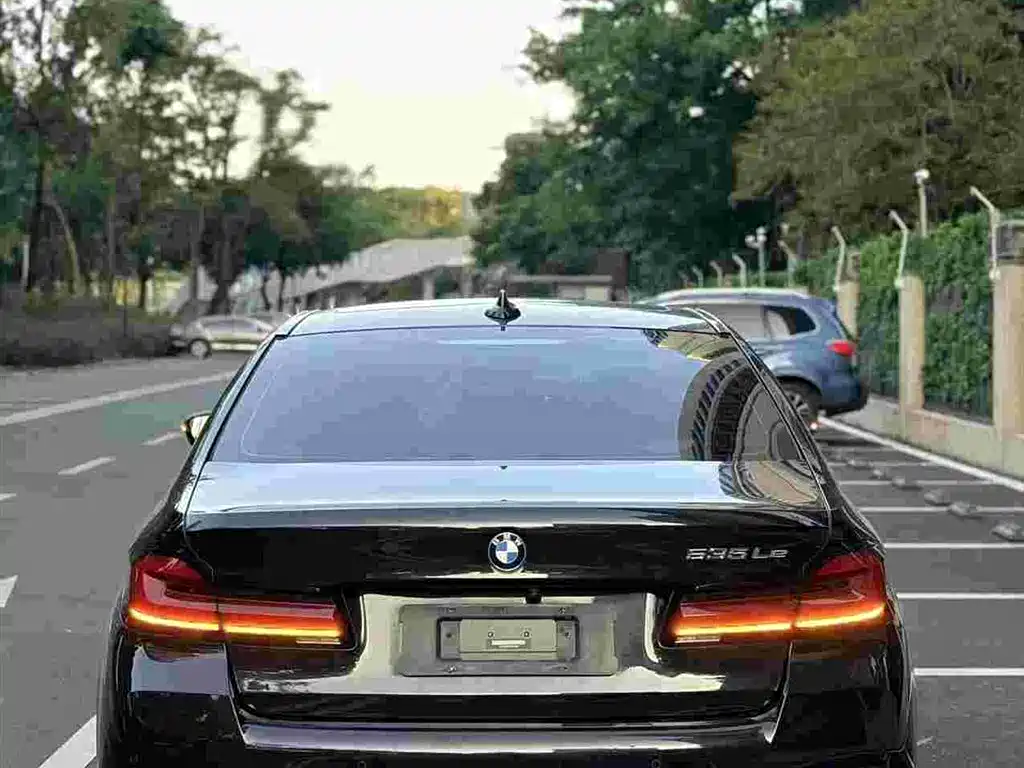 BMW 5 Series New Energy — фото 4