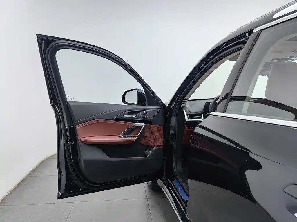 BMW X1 — фото 8