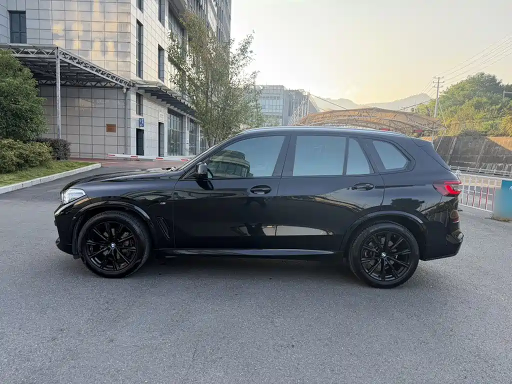 BMW X5 (Import) — фото 14