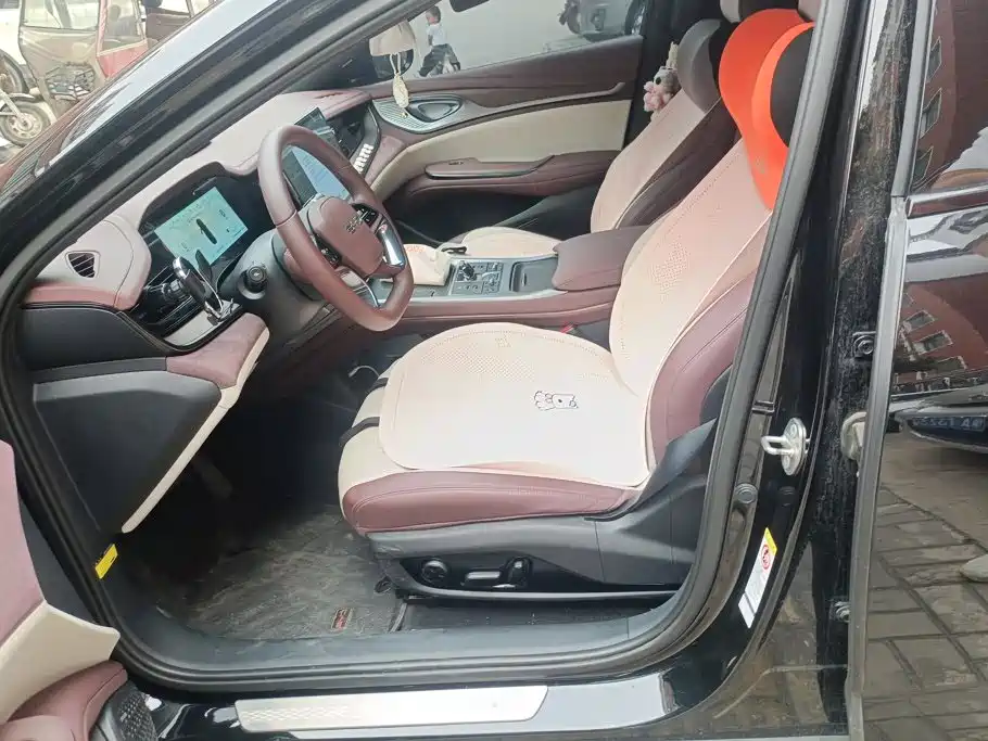 BYD Seal — фото 9