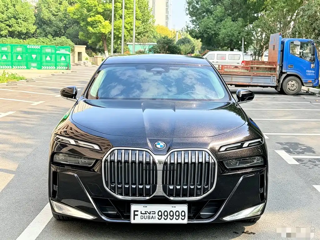 BMW 7 Series — фото 2