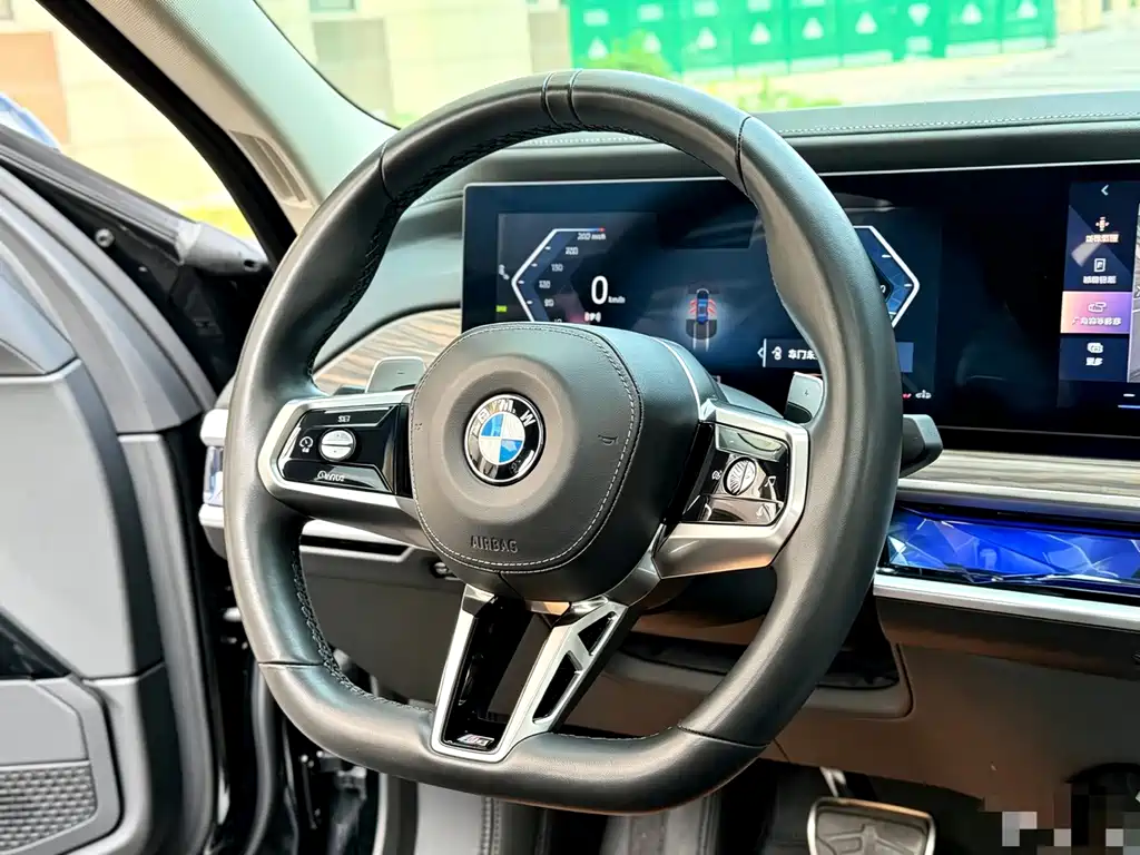 BMW 7 Series — фото 11