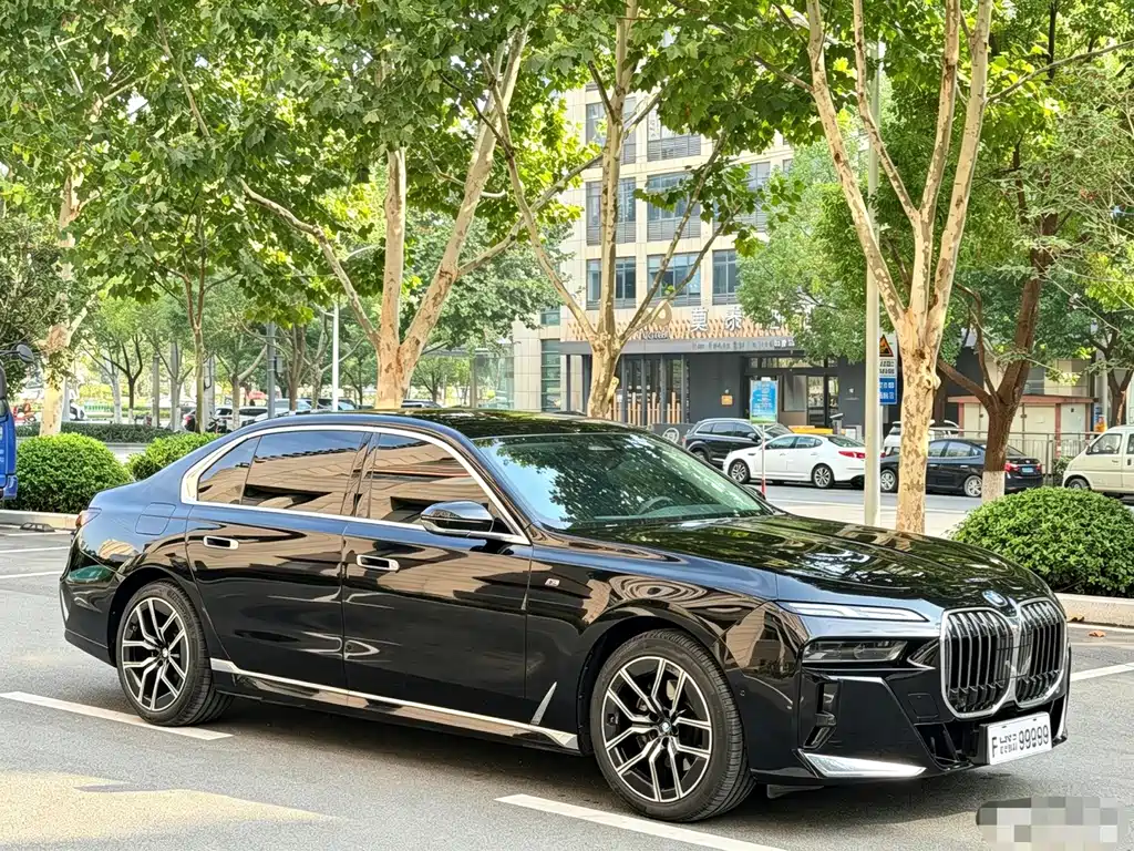 BMW 7 Series — фото 3
