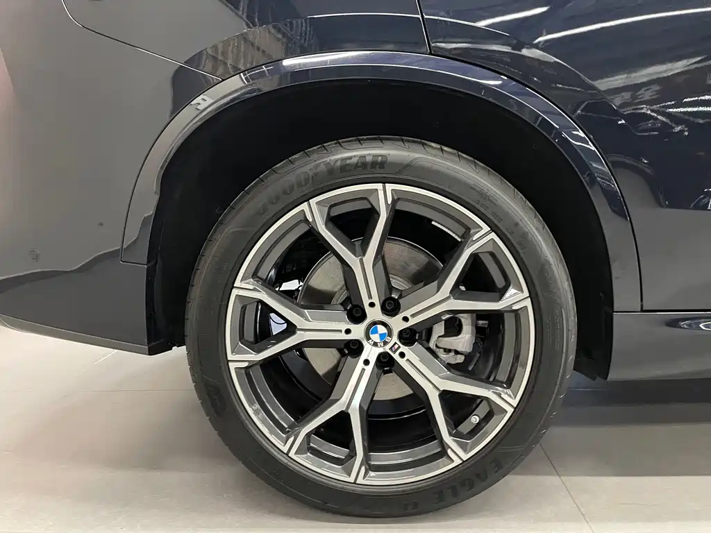 BMW X5 — фото 35