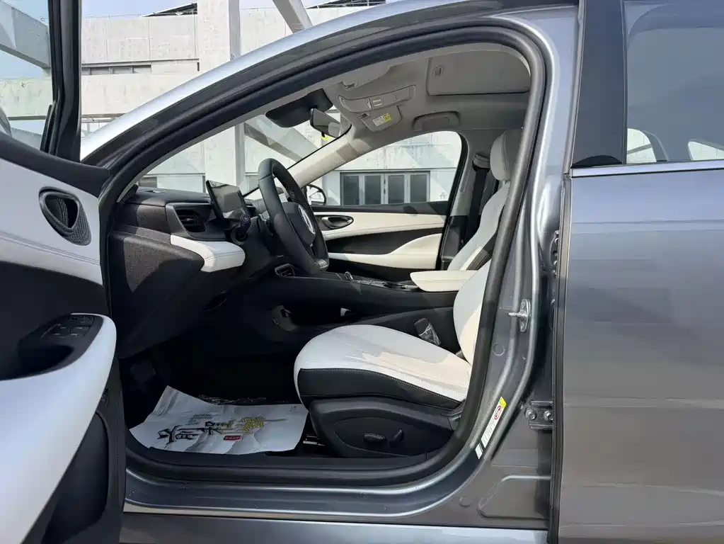 BYD Seal 05 DM-i — фото 4