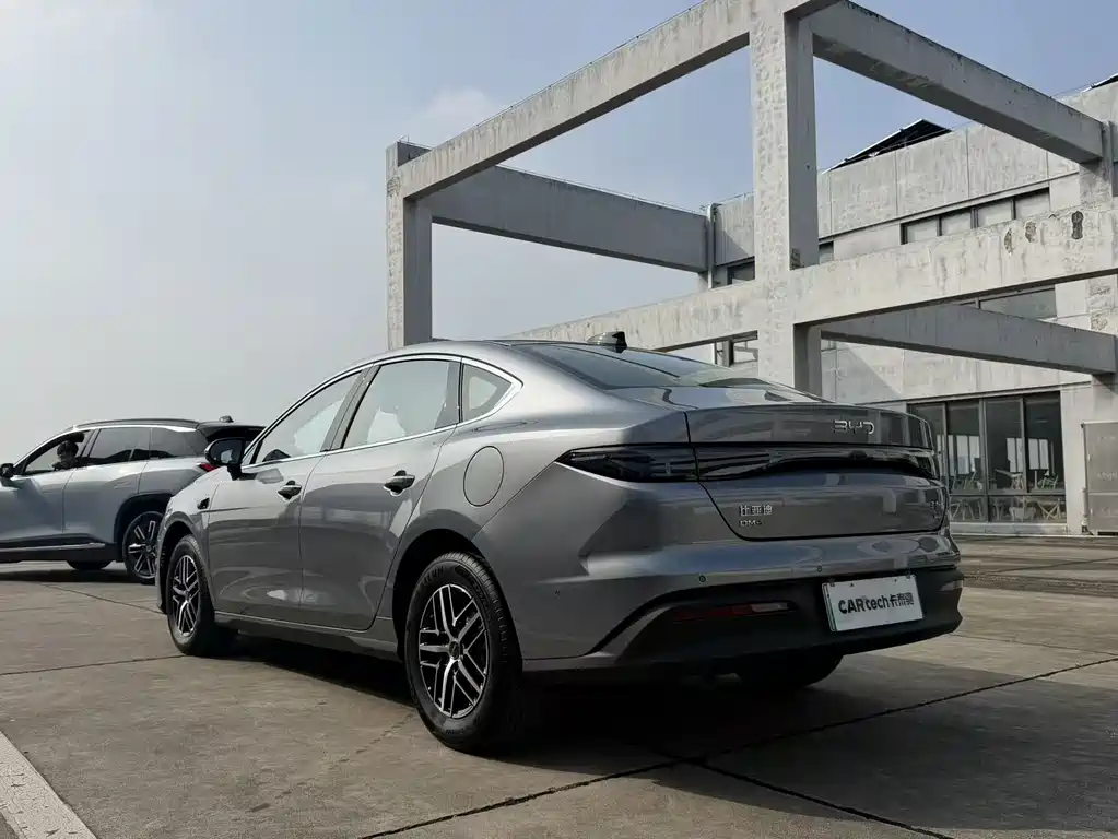BYD Seal 05 DM-i — фото 7