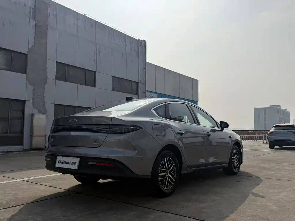 BYD Seal 05 DM-i — фото 9