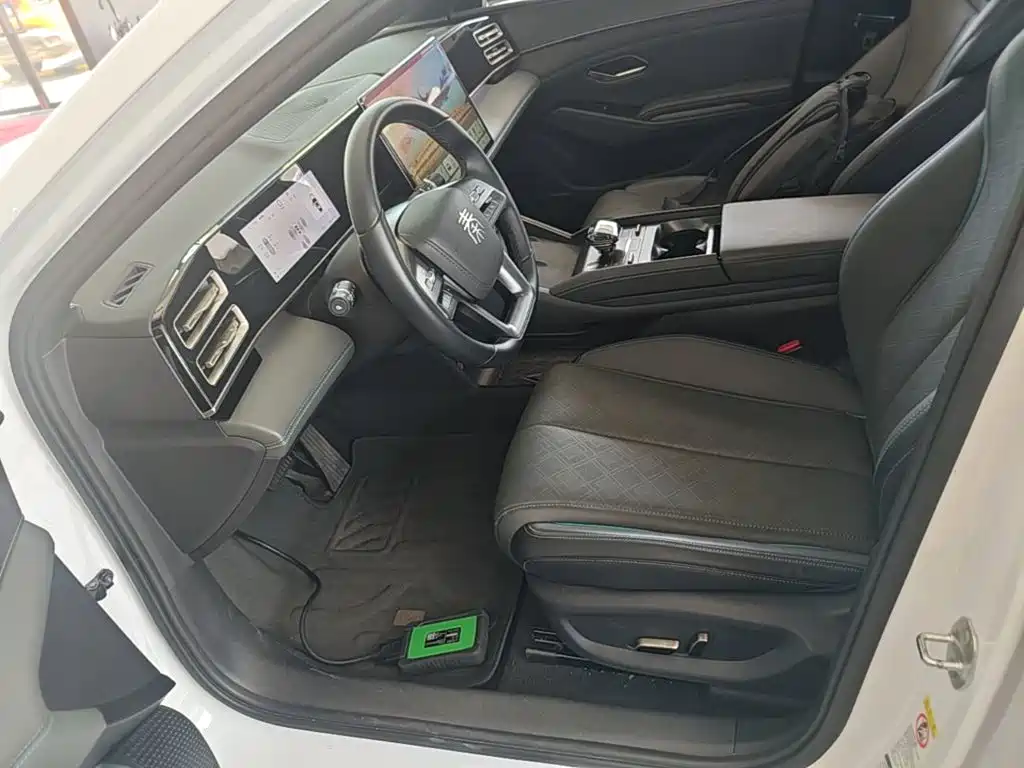 BYD Qin L — фото 15