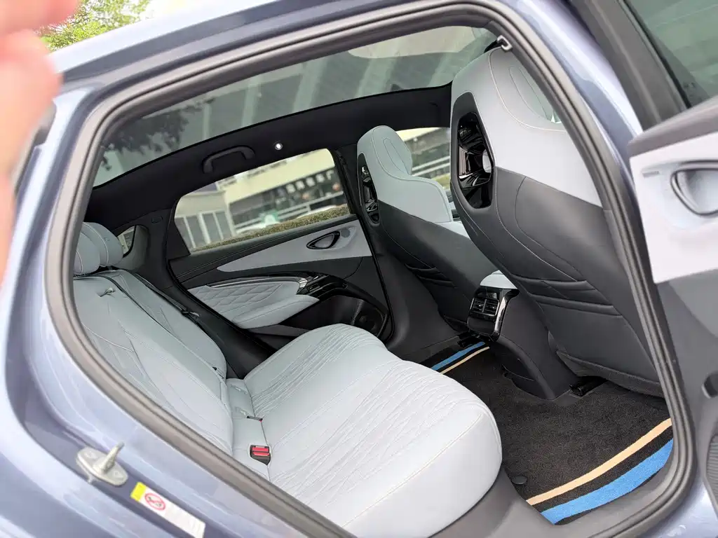 BYD Seal — фото 11