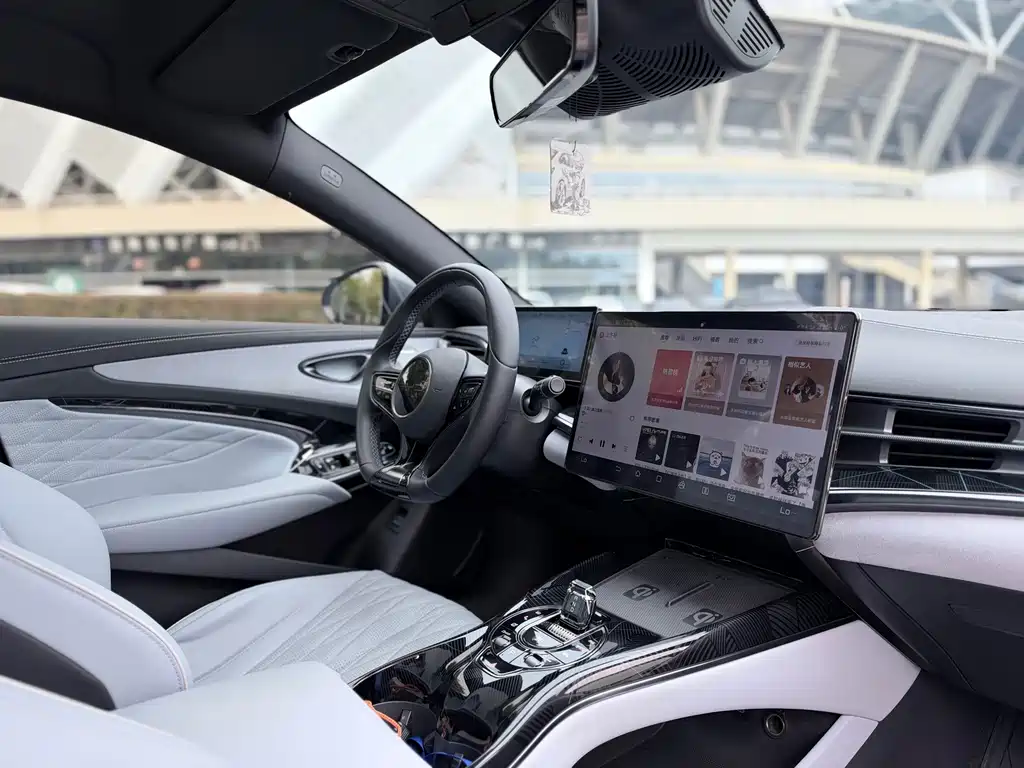 BYD Seal — фото 13