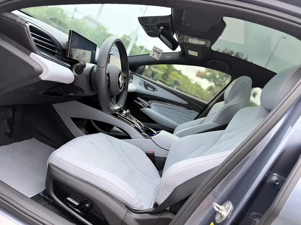 BYD Seal — фото 7