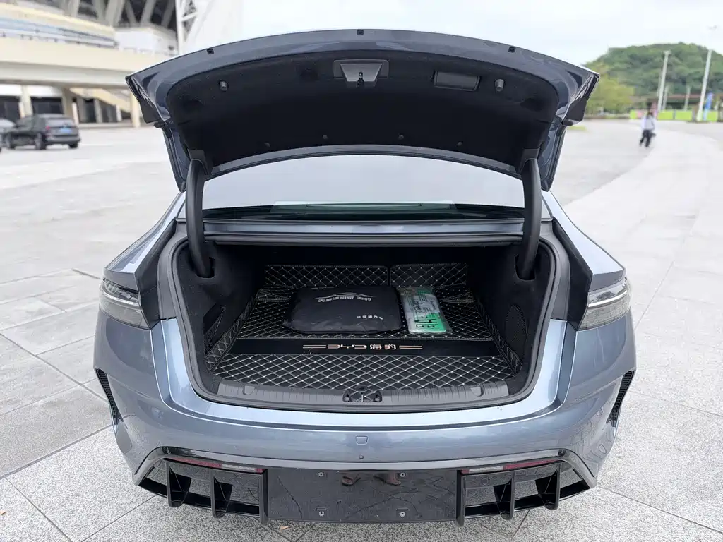 BYD Seal — фото 10