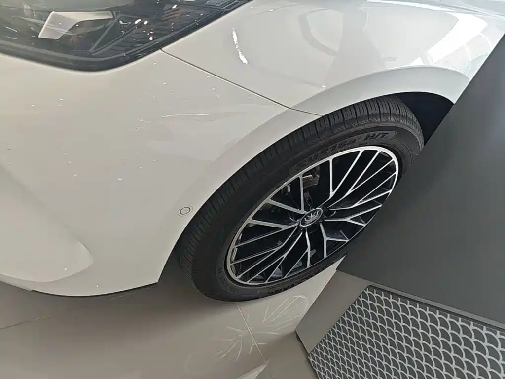 BYD Qin L — фото 23