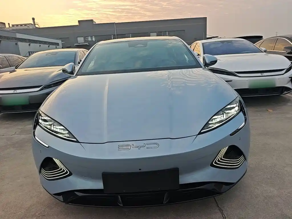 BYD Seal — фото 2