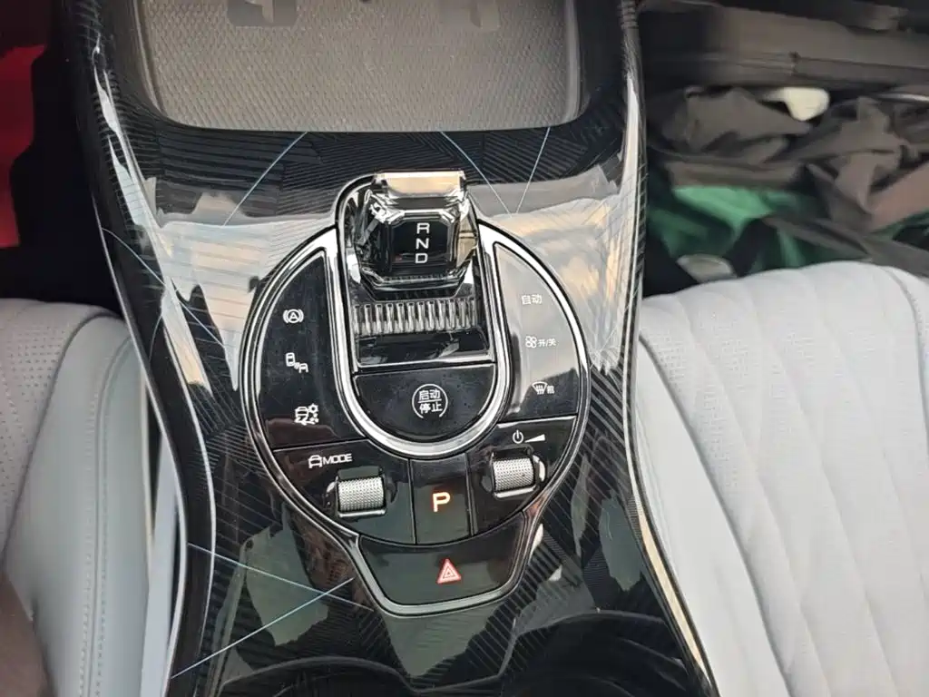 BYD Seal — фото 13